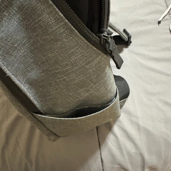 Everlane Commuter Backpack - Picture 4 of 5